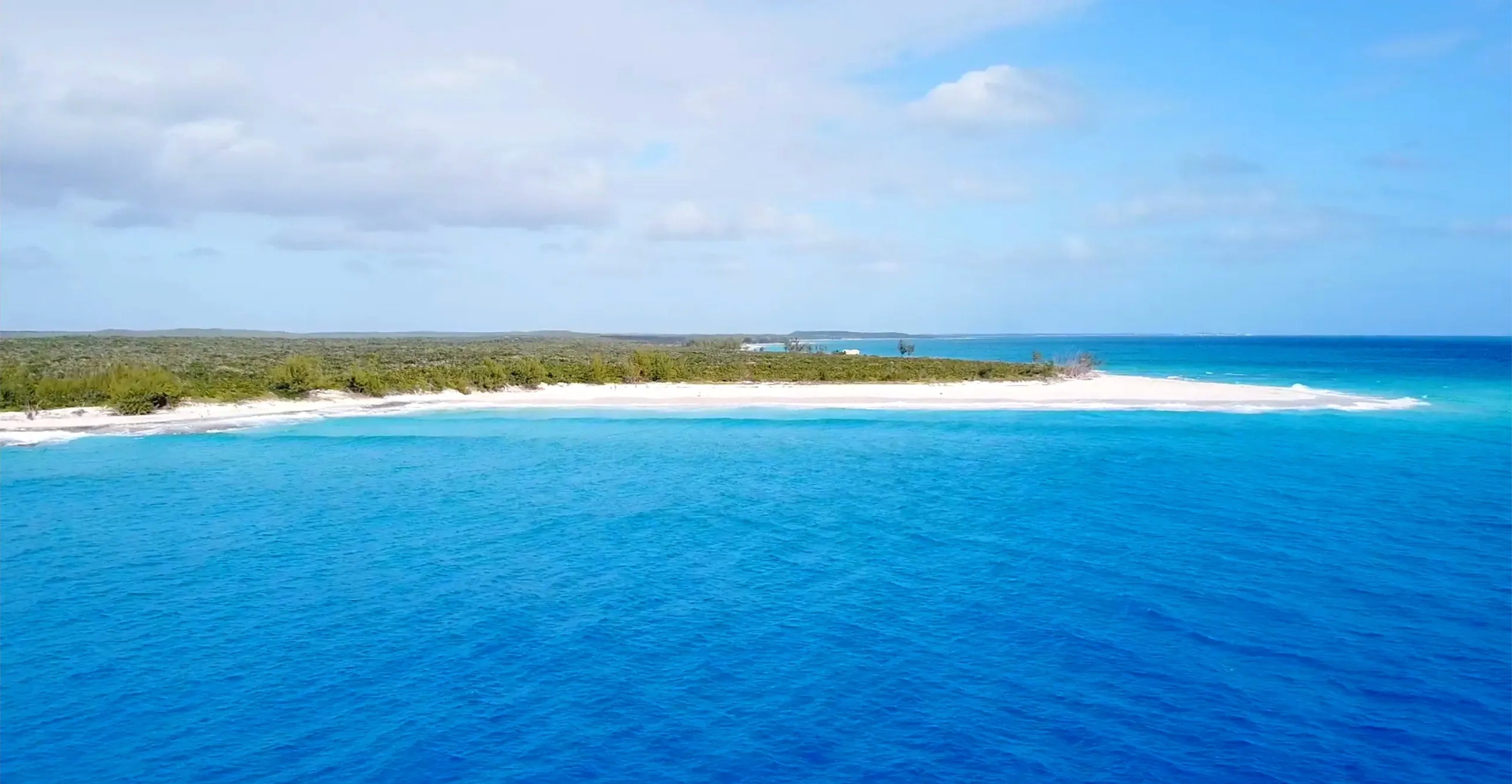 Rum Cay shore deep water approach