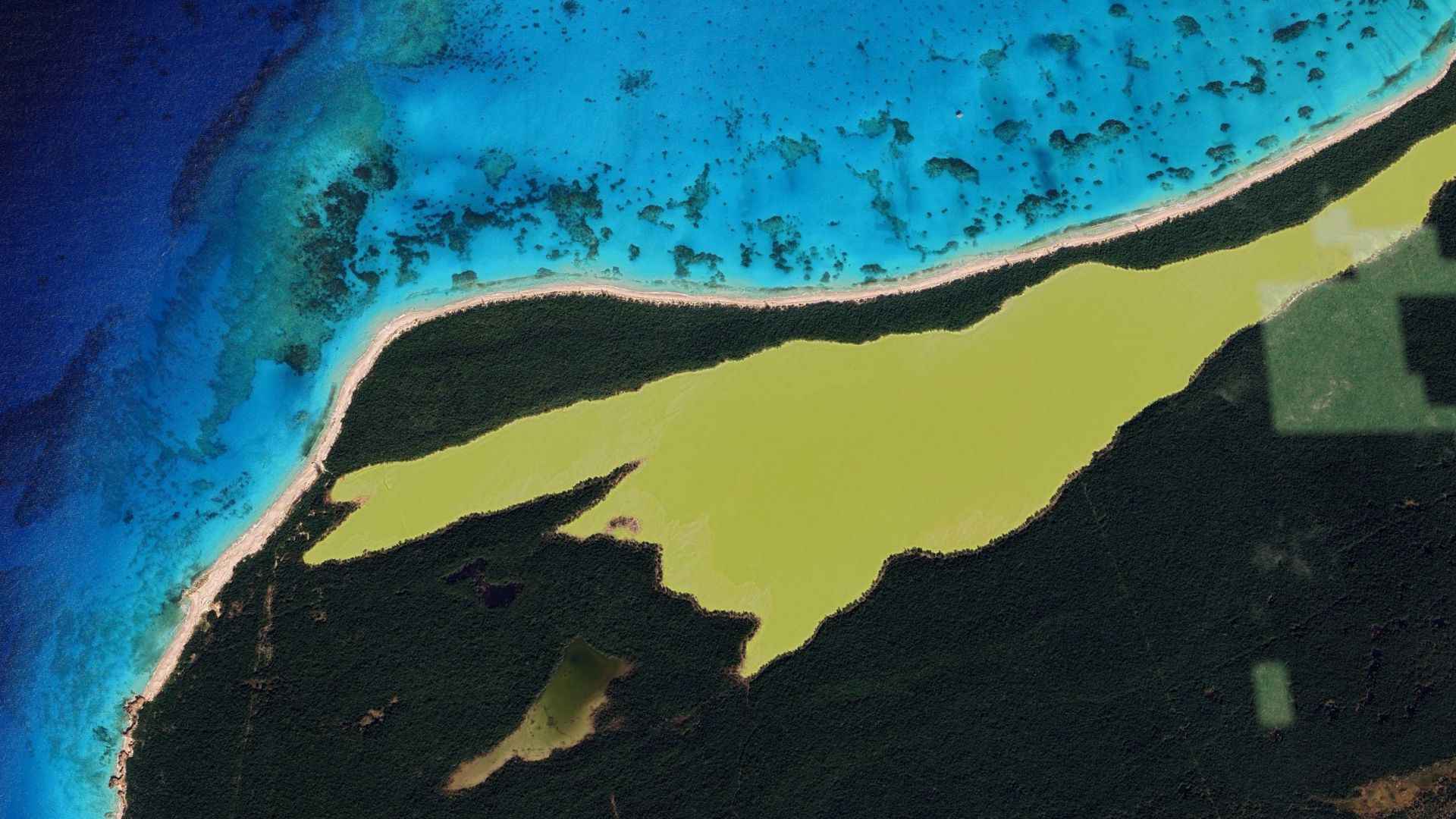 Rum Cay northwest shoreline satellite